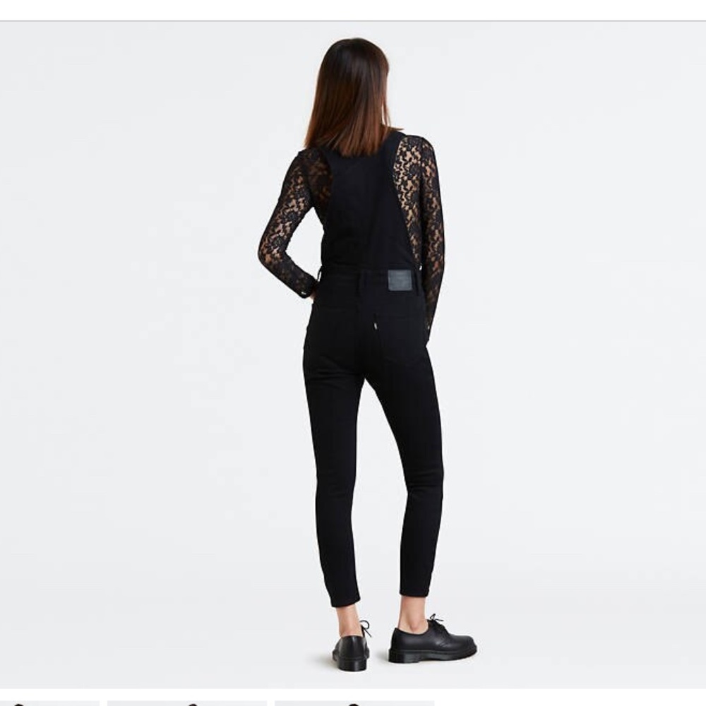 NWT Levi's Black Skinny Overalls, size 26